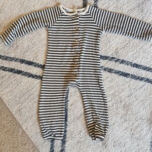 Quincy Mae - baby jumpsuit